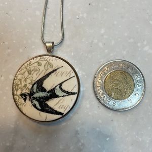 Swallow Ceramic Pendant Necklace BNWOT